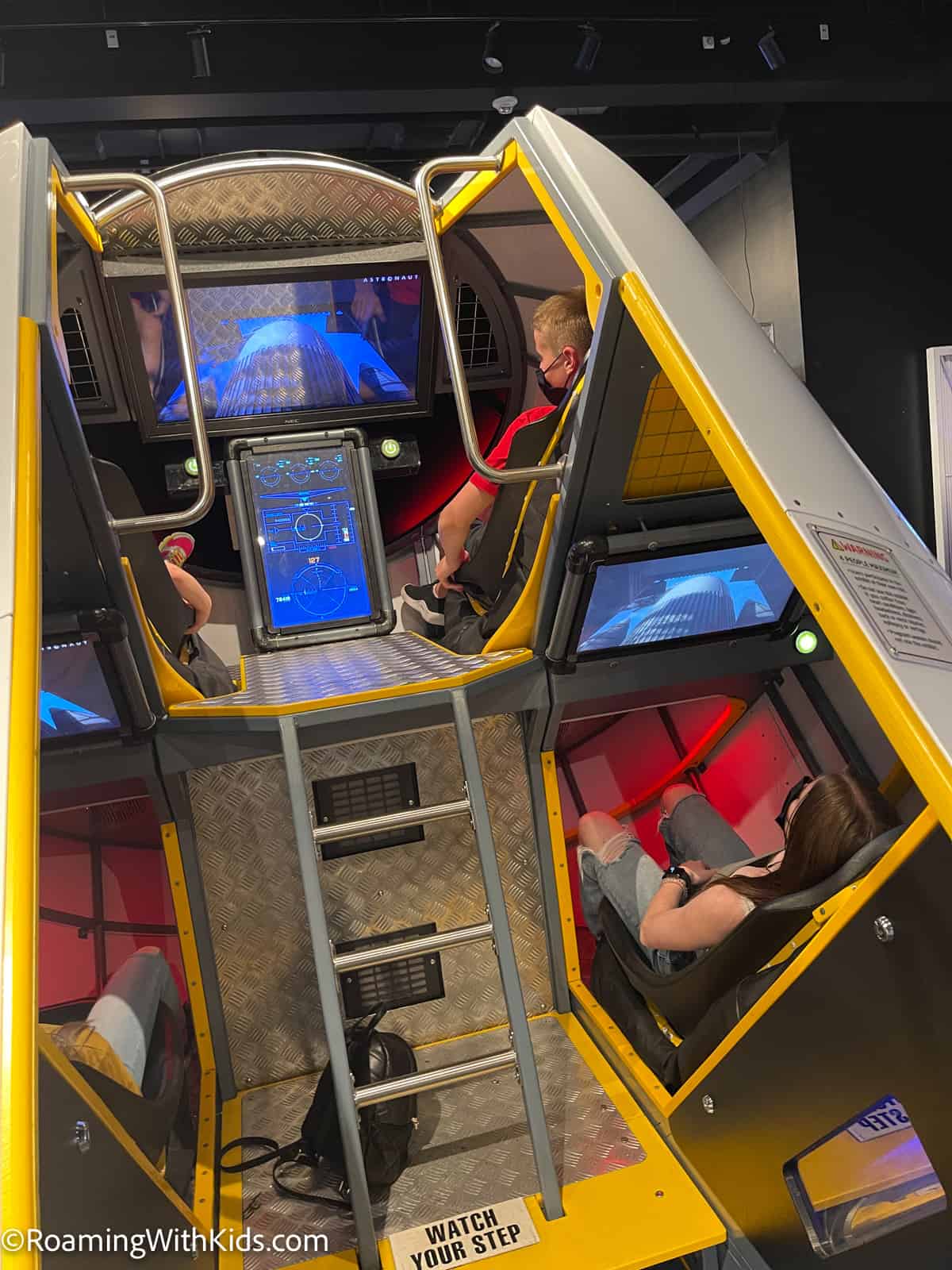 Museum of Discovery and Science flight simulator