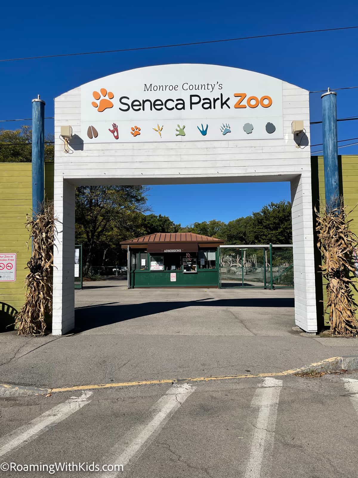 Things to do in Rochester New York with Kids - Seneca park zoo