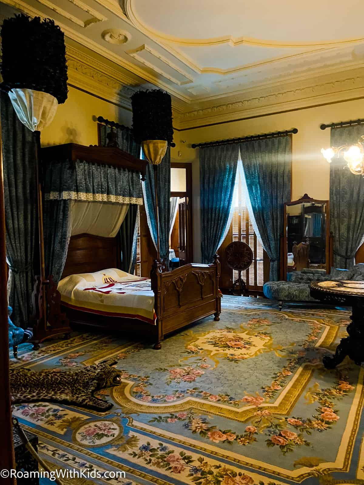 bedroom at Iolani Palace