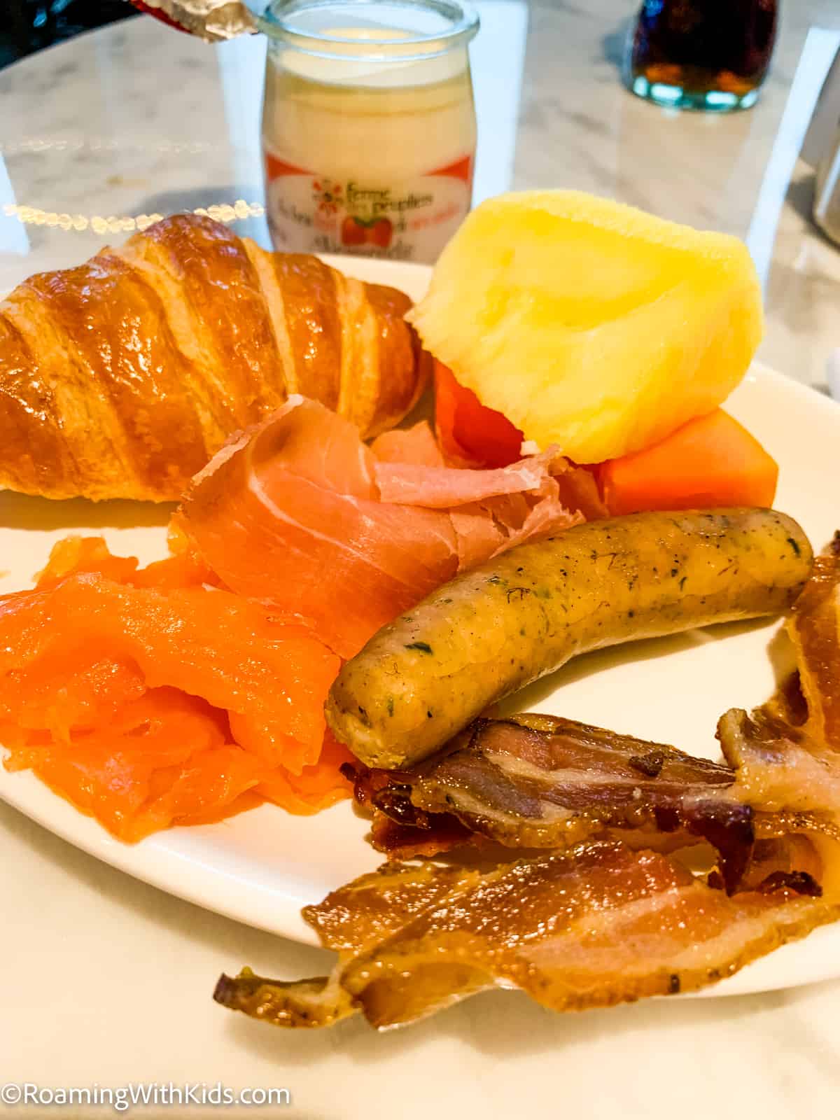 Breakfast at the Hyatt Regency Paris Étoile Club Level