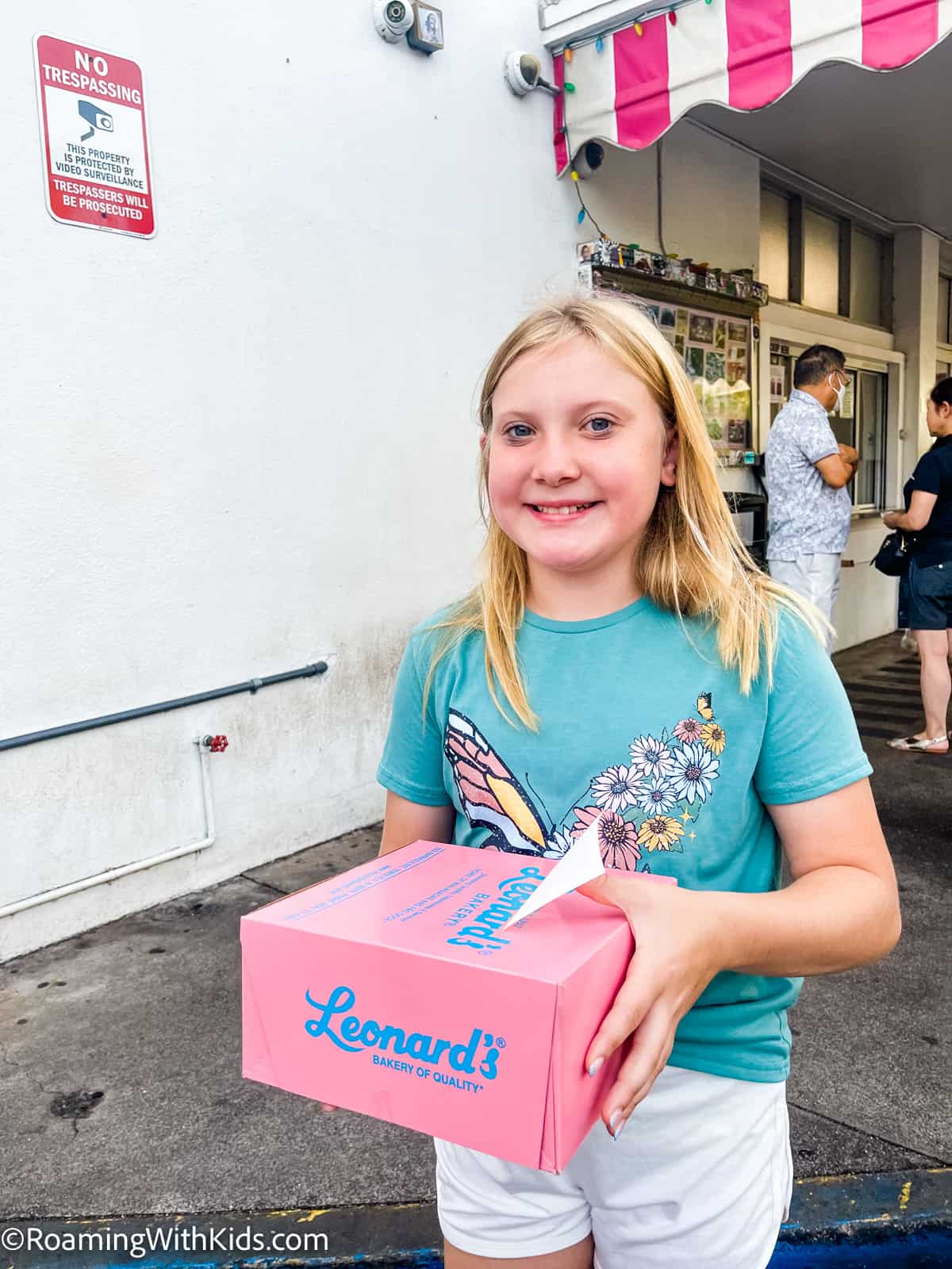 The Best Things to Do in Oahu With Kids - Malasadas from Lenard's Bakery